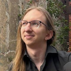 Ростислав Ефремов
