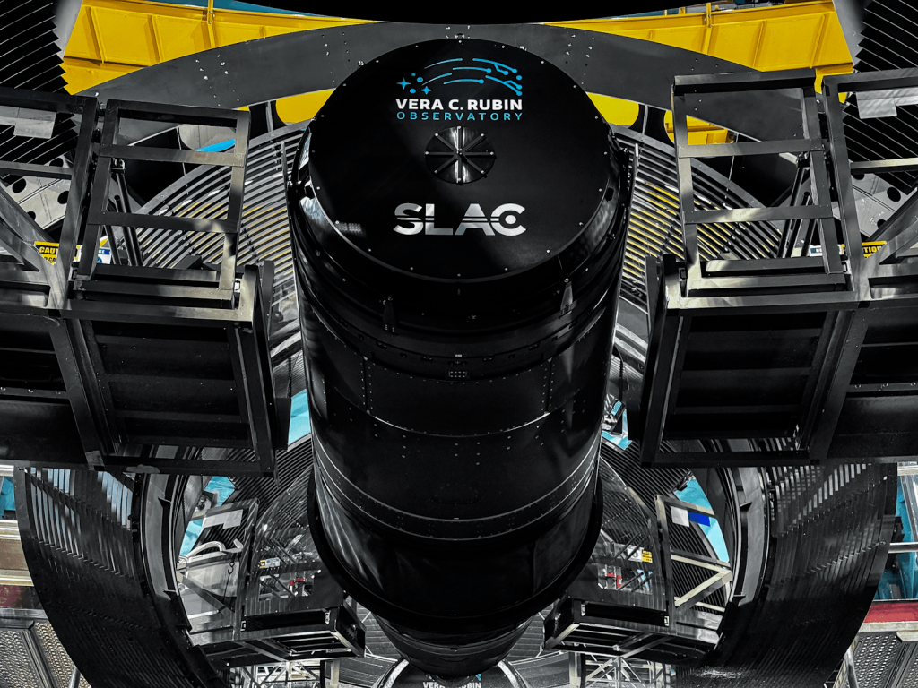 Крупнейшая в мире цифровая камера — «глаза» обсерватории Веры Рубин