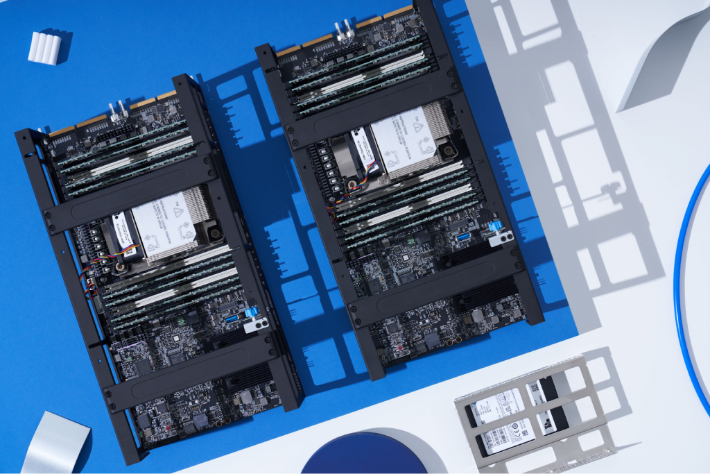 Два контроллера TATLIN.UNIFIED