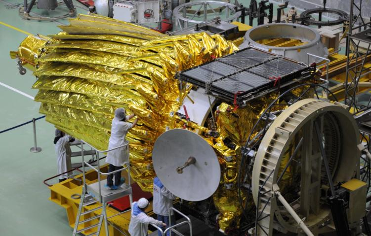 Сборка телескопа в рамках проекта «Спектр-Р», «Радиоастрон».