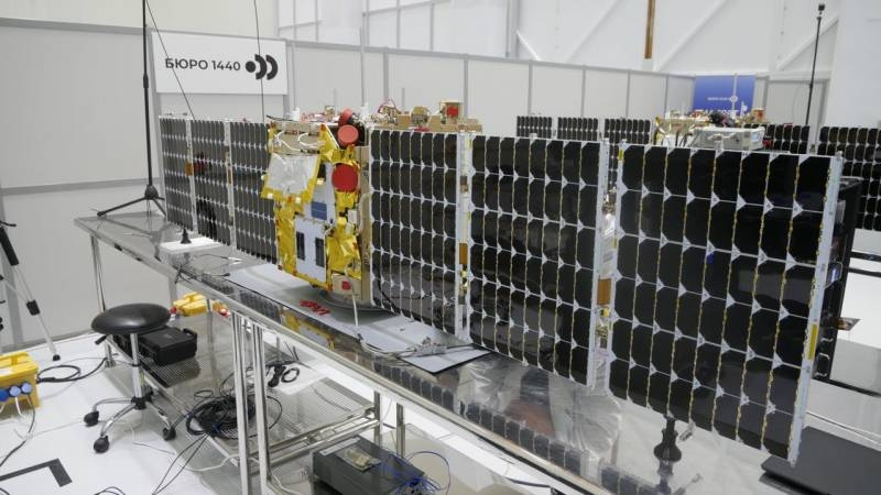 Сборка спутников проекта «Марафон IoT»