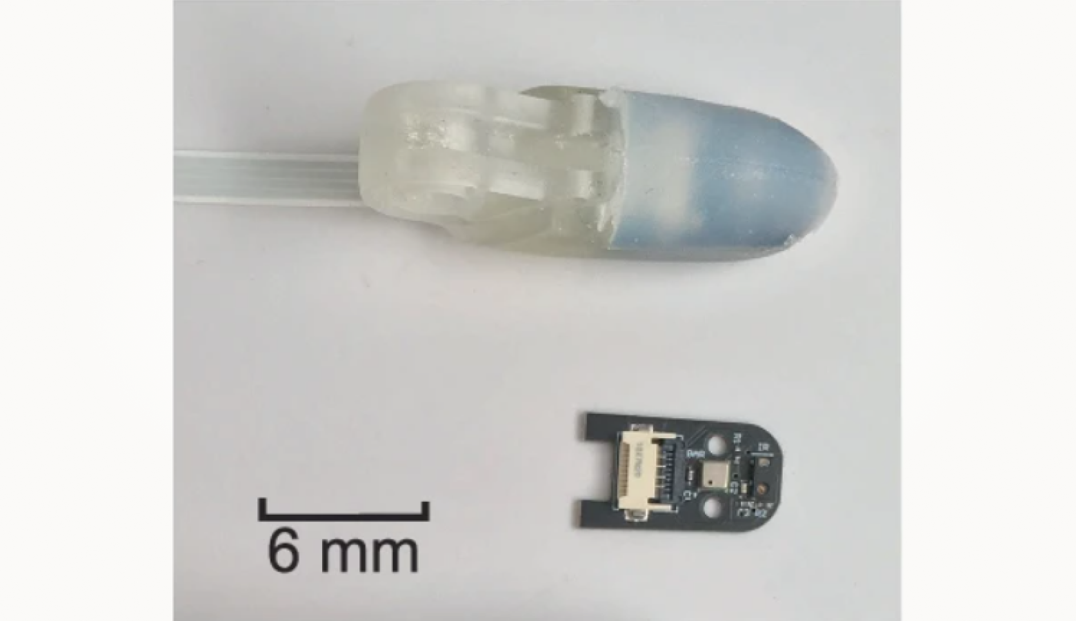 ечатную плату с датчиками разместили на кончике бионического пальца