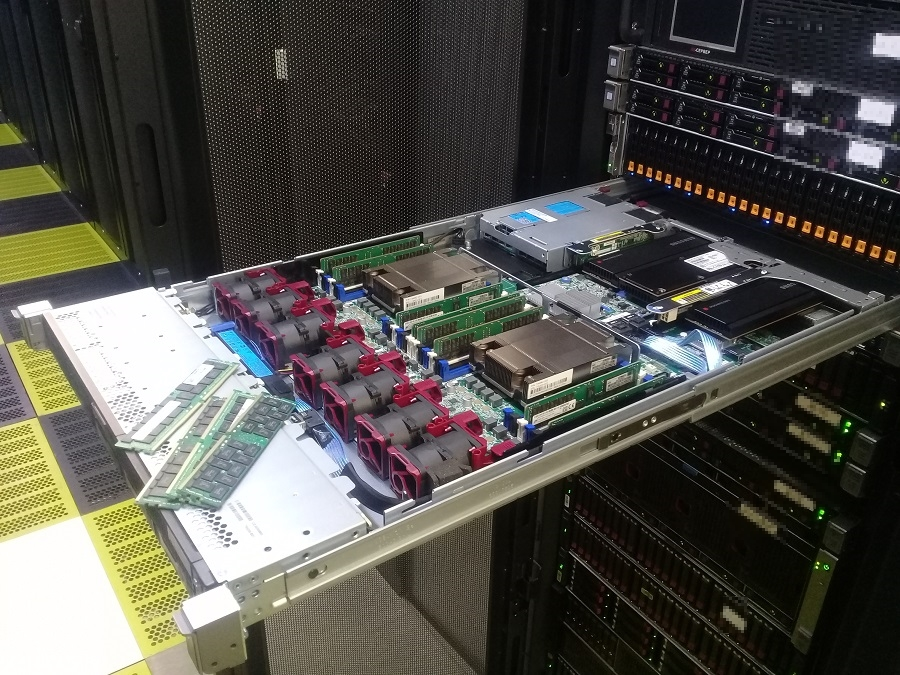 Сервер ProLiant DL360 Gen9 разработки компании HP