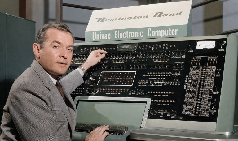 Эволюция серверов: от громоздких ЭВМ до ЦОДов в океане