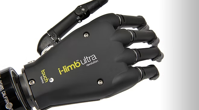 Первый серийный бионический протез от компании Touch Bionics
